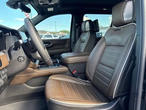Used 2026 GMC Yukon XL Denali Ultimate w/ LPO, Floor Liner Package AWD/4WD image 19