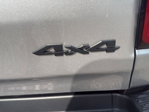 Used 2020 RAM 1500 Laramie AWD/4WD image 10