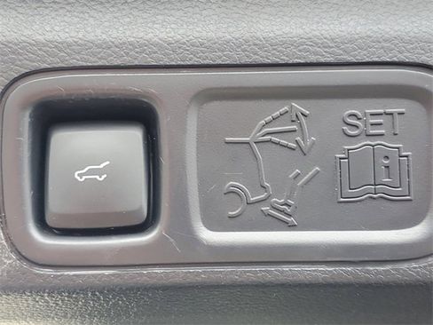 Certified 2023 Ford Expedition Limited image 33