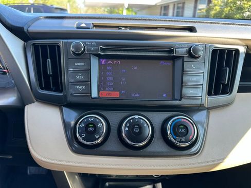 Used 2013 Toyota RAV4 LE FWD image 21