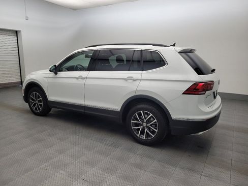 Used 2020 Volkswagen Tiguan SE AWD/4WD image 3
