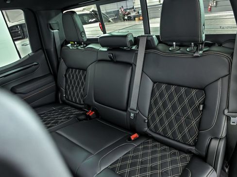 New 2026 GMC Sierra 1500 AT4 w/ Technology Package AWD/4WD image 12