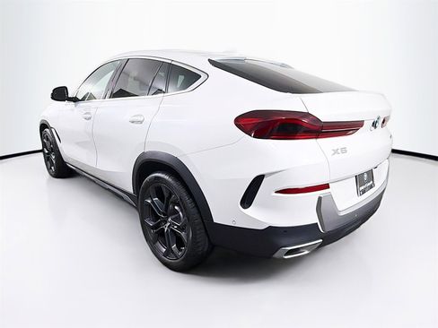 Used 2023 BMW X6 xDrive40i w/ Premium Package image 5