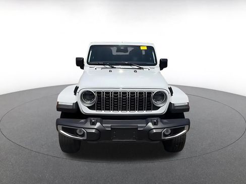 Used 2025 Jeep Wrangler Unlimited Sahara AWD/4WD image 4