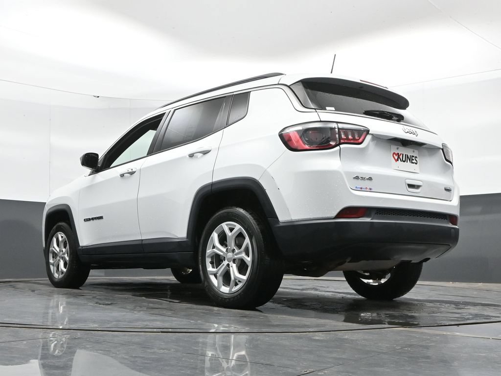 Used 2024 Jeep Compass Latitude AWD/4WD image 43