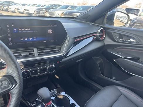 Used 2024 Chevrolet Trax RS w/ Driver Confidence Package image 29