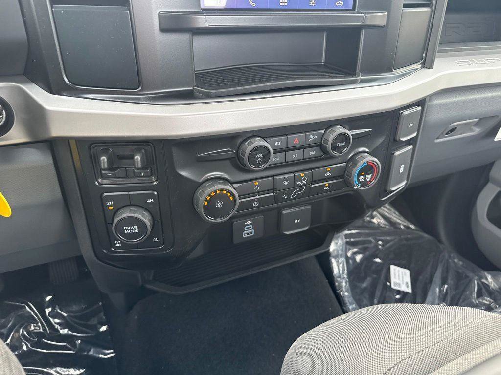 New 2026 Ford F350 XL w/ STX Appearance Package AWD/4WD image 18