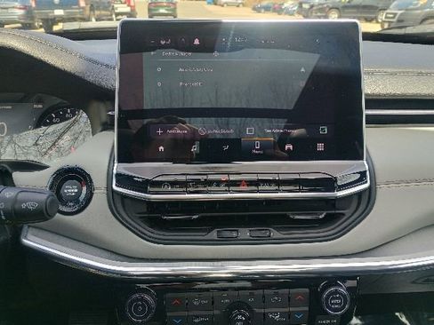 Used 2024 Jeep Compass Limited w/ Sun and Sound Group AWD/4WD image 31