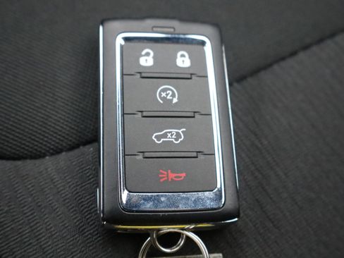 Used 2024 Jeep Grand Cherokee L Laredo w/ Luxury Tech Group I image 33