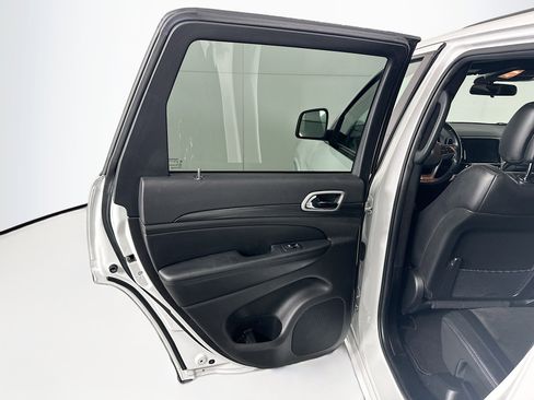 Used 2021 Jeep Grand Cherokee Laredo X image 25