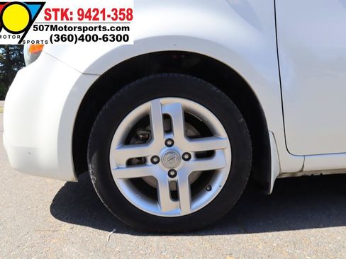 Used 2012 Nissan Cube 1.8 SL w/ Interior Designer Pkg FWD image 22