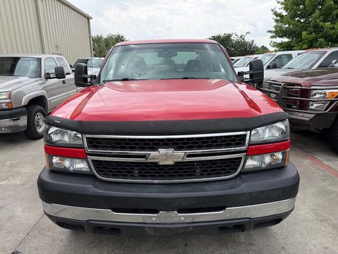 Used 2006 Chevrolet Silverado 2500 LT w/ Heavy-Duty Power Package AWD/4WD image 13