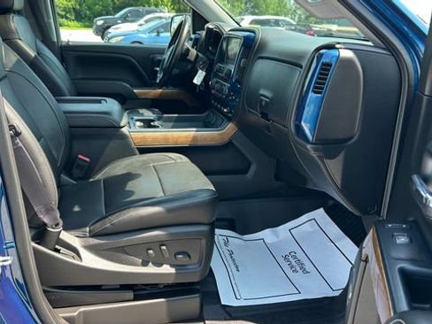 Used 2017 Chevrolet Silverado 1500 LTZ w/ High Desert Package AWD/4WD image 48