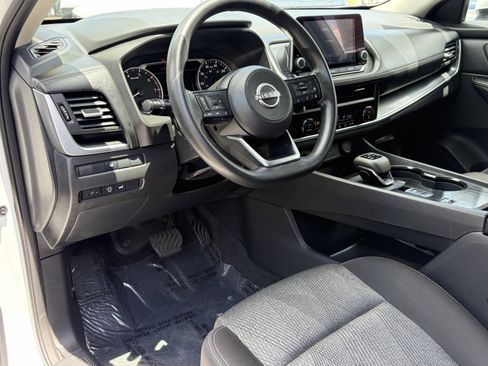 Used 2024 Nissan Rogue SV FWD image 16