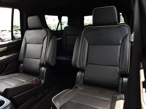 Used 2022 GMC Yukon XL SLT w/ SLT Premium Package AWD/4WD image 27