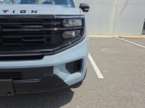 New 2026 Ford Expedition Max Platinum w/ Stealth Appearance Package AWD/4WD image 12