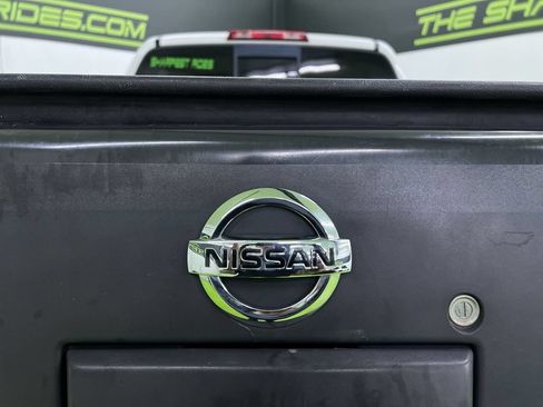 Used 2016 Nissan Frontier SV w/ SV Value Truck Package AWD/4WD image 12