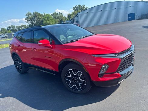 Used 2024 Chevrolet Blazer RS w/ Driver Confidence II Package AWD/4WD image 3