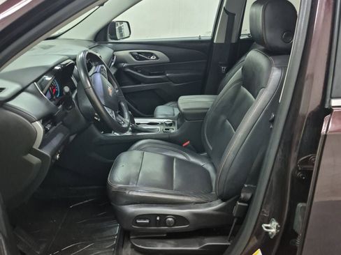 Used 2020 Chevrolet Traverse LT image 8