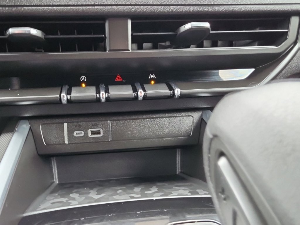 Certified 2024 Chevrolet Colorado Trail Boss w/ Advanced Trailering Package AWD/4WD image 18