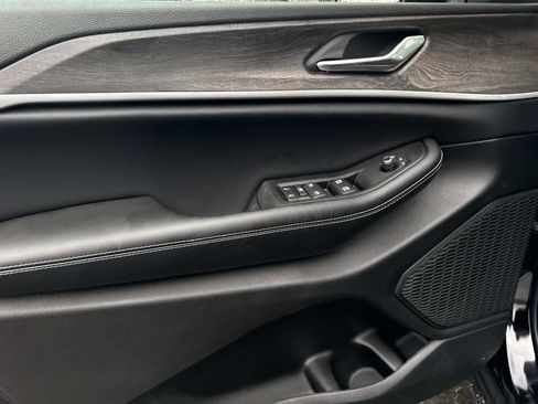 New 2026 Jeep Grand Cherokee Altitude AWD/4WD image 12