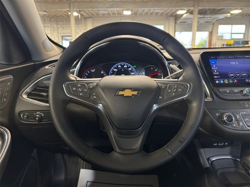 Used 2024 Chevrolet Malibu LT image 15