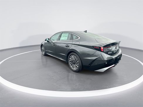 New 2025 Hyundai Sonata Limited image 6