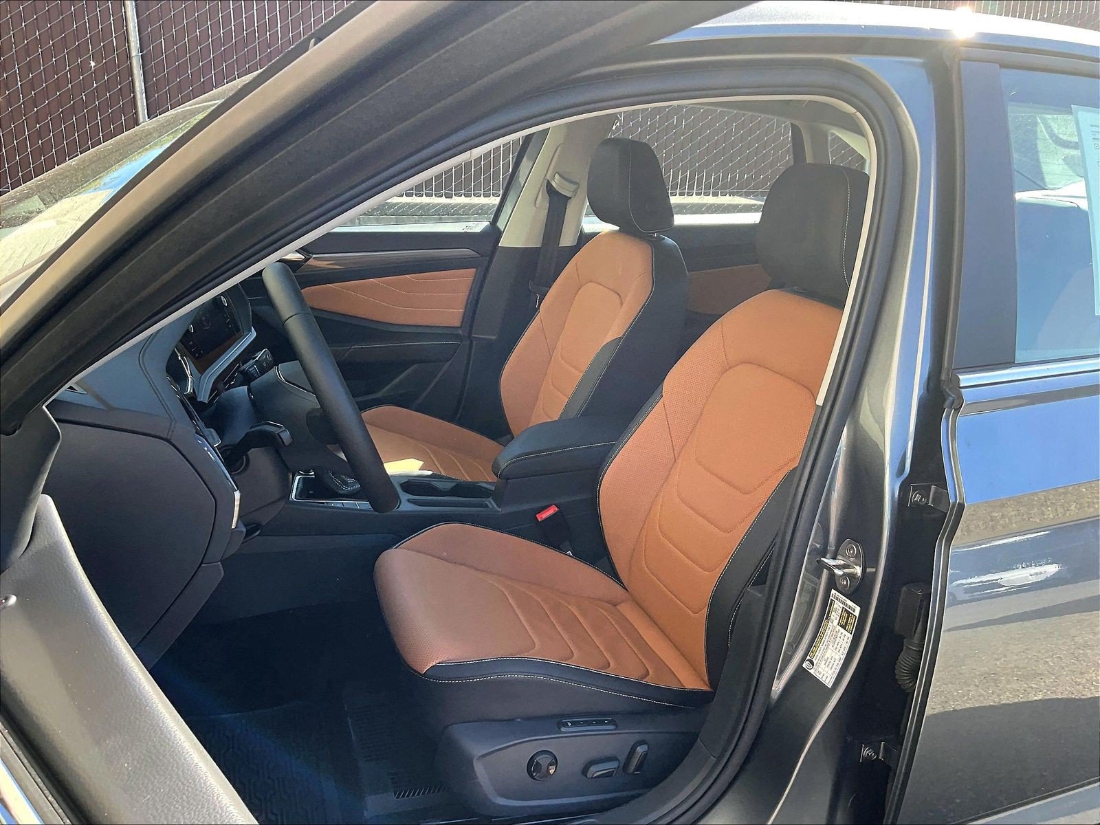 Certified 2023 Volkswagen Jetta SEL FWD image 24