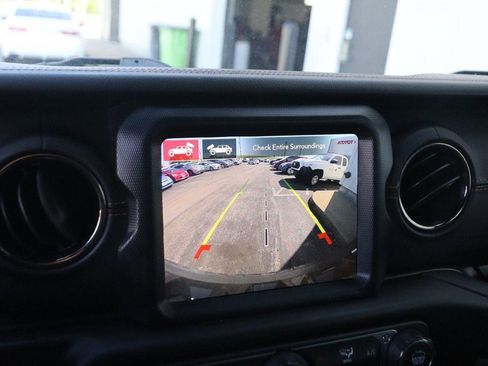 Used 2021 Jeep Wrangler Unlimited Sahara image 17