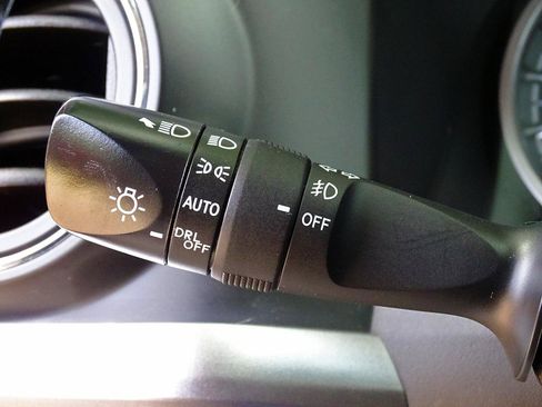Used 2021 Toyota Tacoma SR5 w/ Trail Edition AWD/4WD image 37