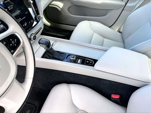 Used 2019 Volvo S60 T5 Momentum w/ Premium Package FWD image 20