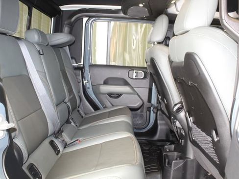 Used 2025 Jeep Gladiator Mojave AWD/4WD image 20