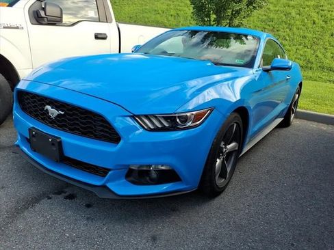 Used 2017 Ford Mustang Coupe RWD image 1