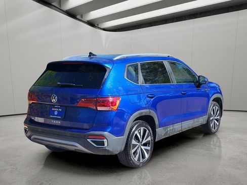 Used 2024 Volkswagen Taos SE FWD image 3