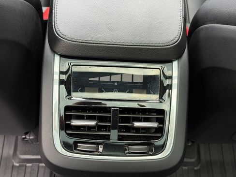 Used 2023 Volvo XC90 B5 Core w/ Protection Package AWD/4WD image 25