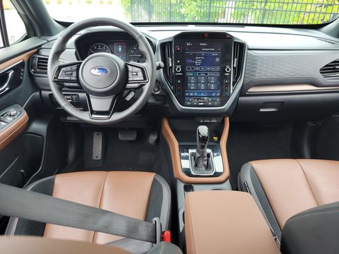 Used 2025 Subaru Forester Touring w/ Popular Package - Touring AWD/4WD image 14