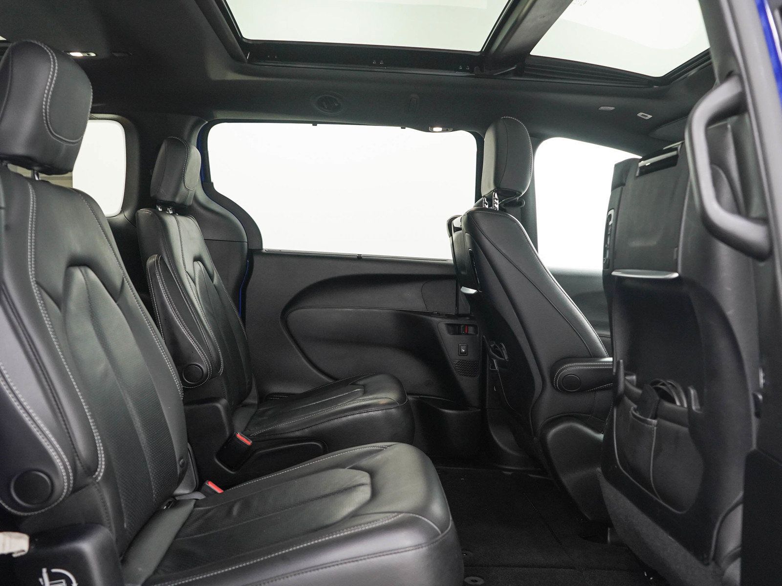 Used 2019 Chrysler Pacifica Touring-L Plus w/ Advanced Safetytec Group FWD image 14
