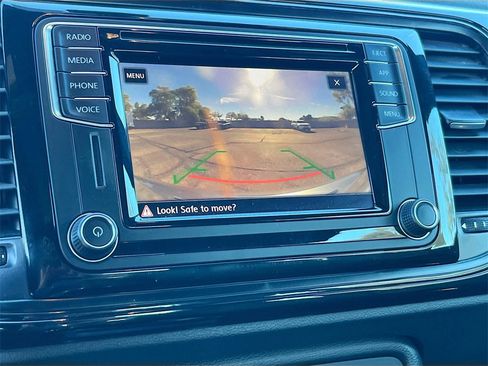 Used 2018 Volkswagen Beetle 2.0T Coast image 13