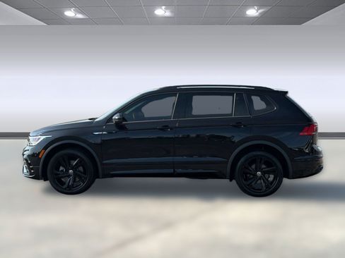 Used 2024 Volkswagen Tiguan SE R-Line FWD image 3