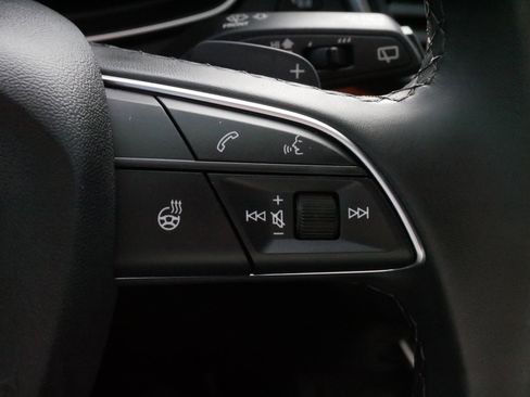 Used 2023 Audi Q5 e Premium w/ Convenience Package image 25