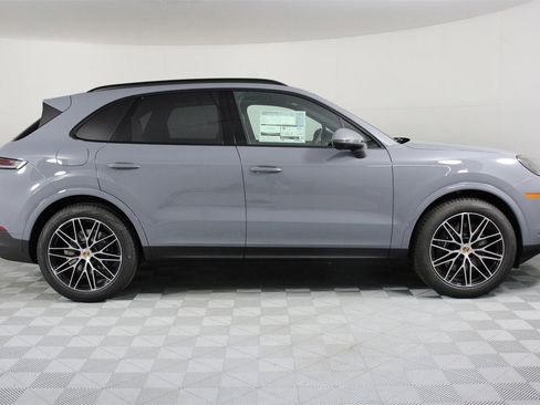New 2026 Porsche Cayenne image 8