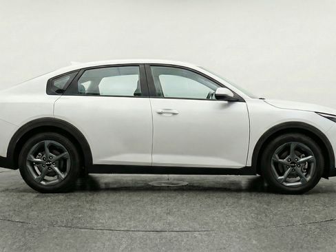 Used 2025 Kia K4 FWD image 11