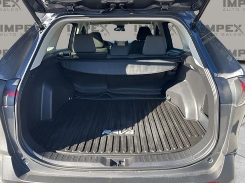 Used 2022 Toyota RAV4 XLE image 27