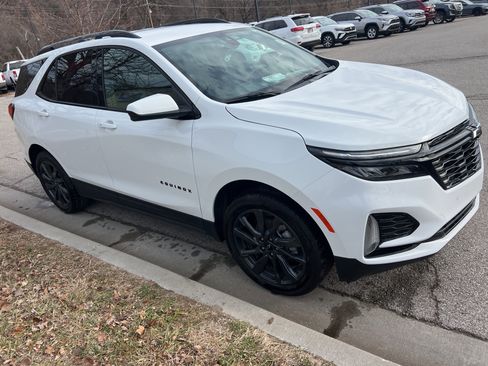Used 2024 Chevrolet Equinox RS image 3