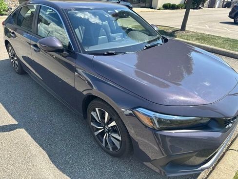 Used 2024 Honda Civic EX-L image 2