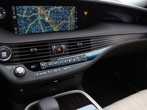 Used 2020 Lexus LS 500 w/ Luxury Package image 63