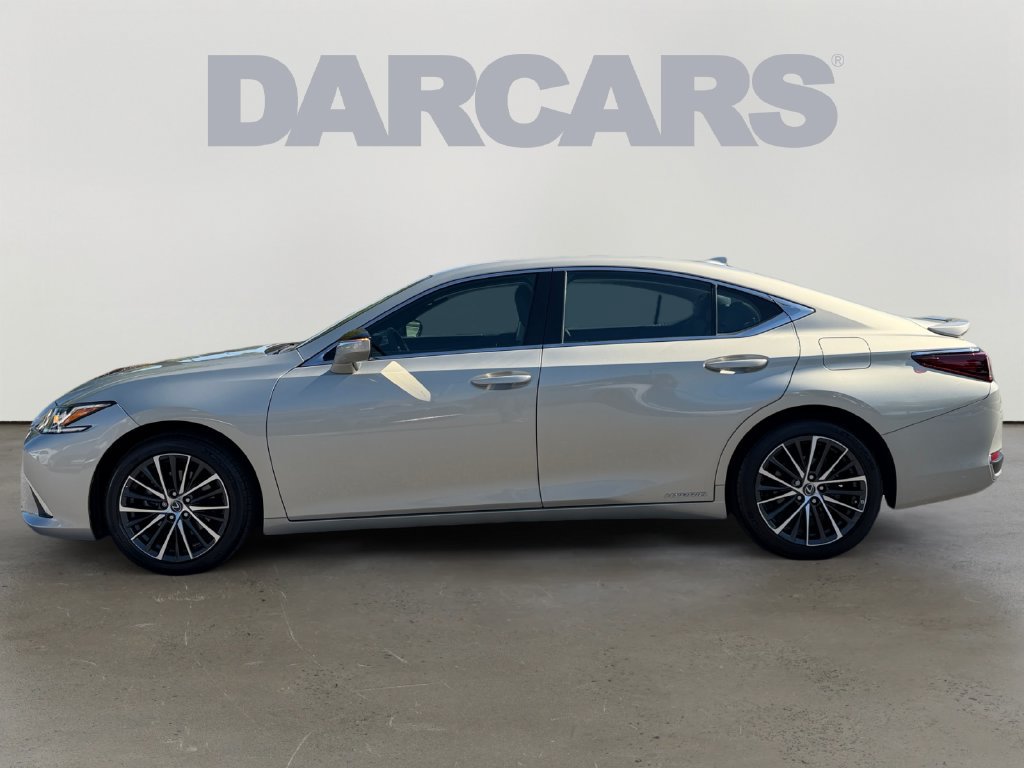 Certified 2022 Lexus ES 300h w/ Premium Package FWD image 3