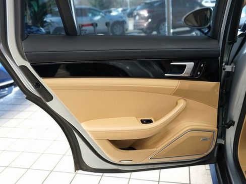 Used 2019 Porsche Panamera 4 image 52