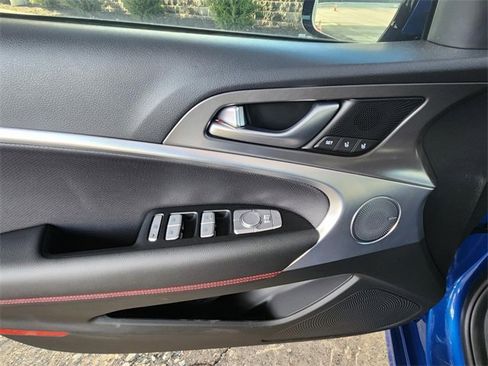 Used 2025 Genesis G70 2.5T w/ Sport Prestige Package image 19