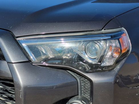 Used 2019 Toyota 4Runner SR5 Premium image 8